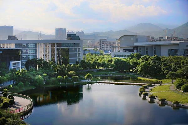 Estude gratuitamente em um dos países mais tecnológicos do mundo.